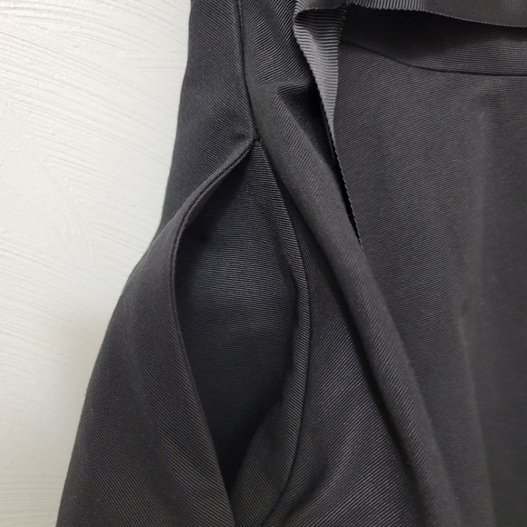 NWT.  White House/Black Market little black dress.  Size 6.  (538) - Picture 5 of 9